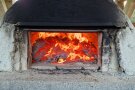 Pizzaofen mit Feuer